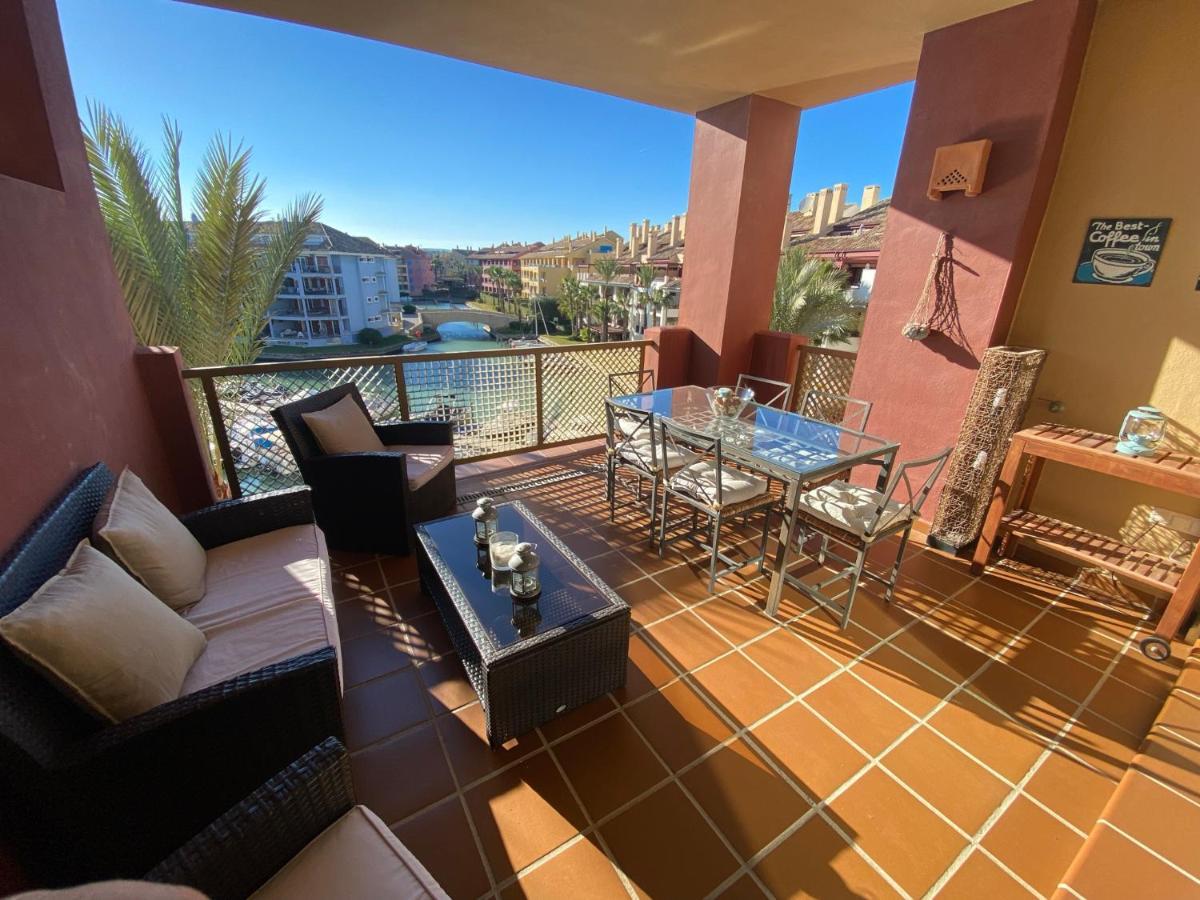 Apartamento Con Terraza Sobre La Marina De Sotogrande 圣罗克 外观 照片