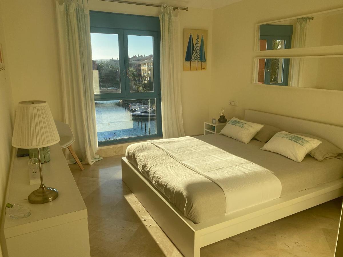 Apartamento Con Terraza Sobre La Marina De Sotogrande 圣罗克 外观 照片