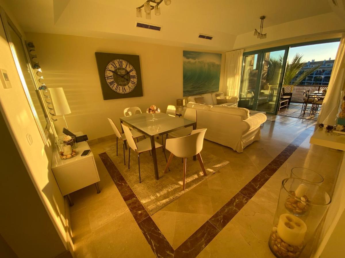 Apartamento Con Terraza Sobre La Marina De Sotogrande 圣罗克 外观 照片