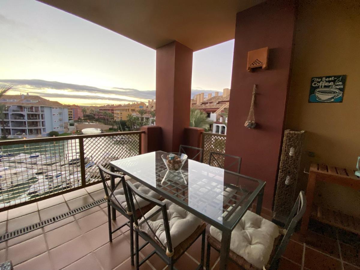 Apartamento Con Terraza Sobre La Marina De Sotogrande 圣罗克 外观 照片
