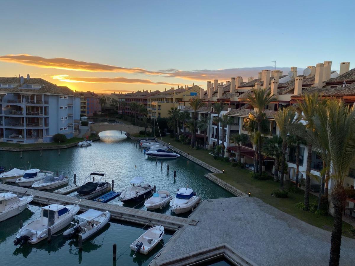 Apartamento Con Terraza Sobre La Marina De Sotogrande 圣罗克 外观 照片