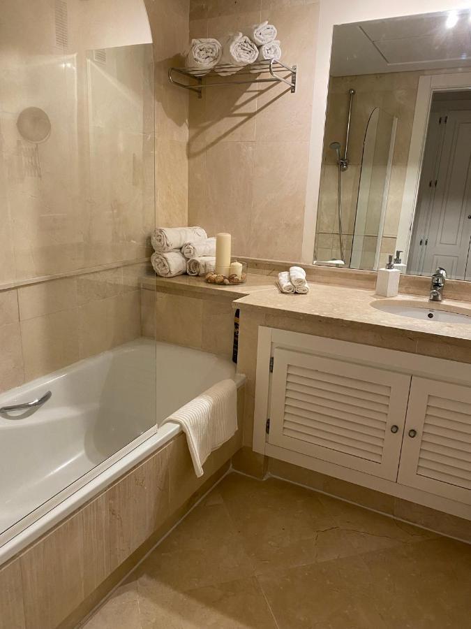 Apartamento Con Terraza Sobre La Marina De Sotogrande 圣罗克 外观 照片