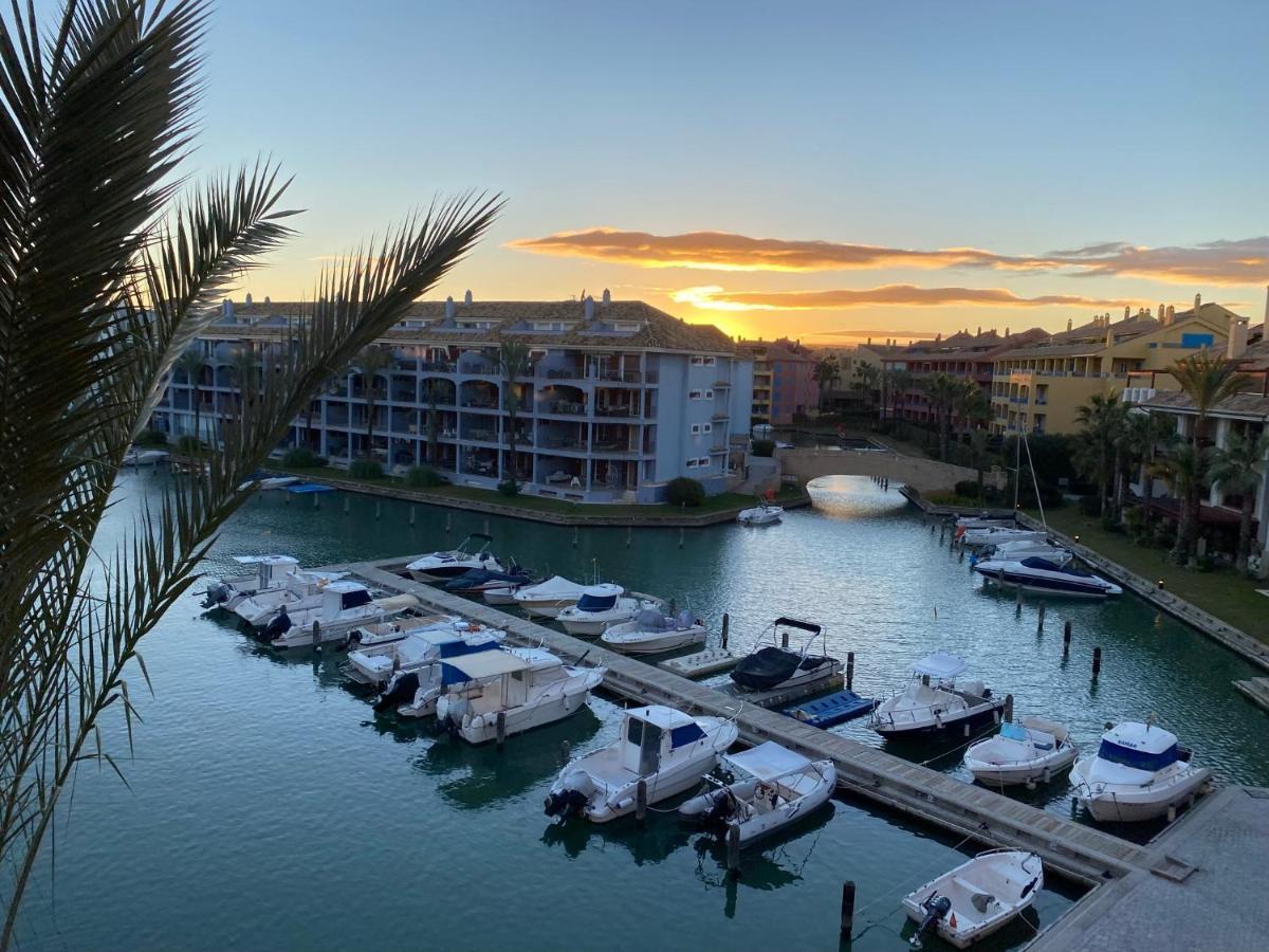 Apartamento Con Terraza Sobre La Marina De Sotogrande 圣罗克 外观 照片
