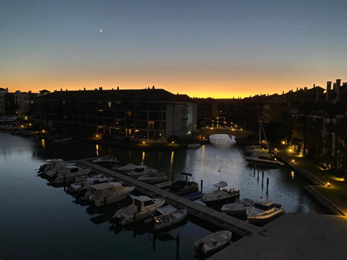 Apartamento Con Terraza Sobre La Marina De Sotogrande 圣罗克 外观 照片