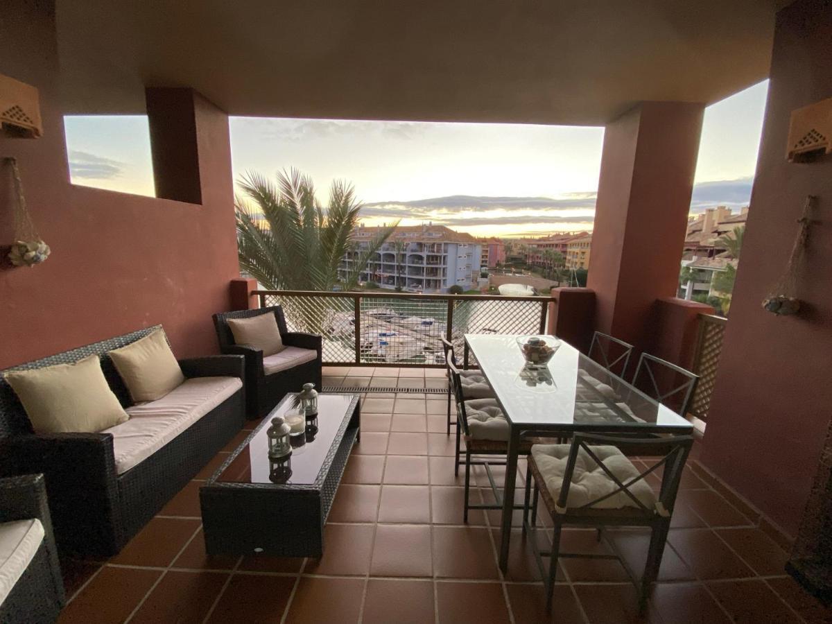 Apartamento Con Terraza Sobre La Marina De Sotogrande 圣罗克 外观 照片