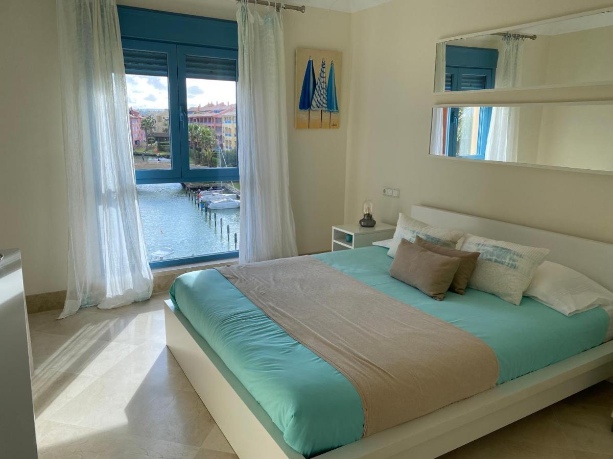 Apartamento Con Terraza Sobre La Marina De Sotogrande 圣罗克 外观 照片